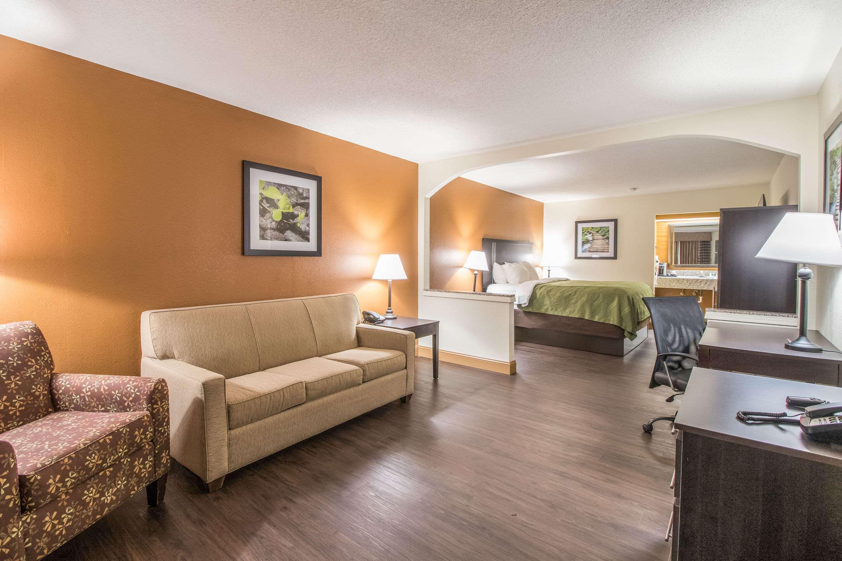 Quality Inn & Suites Corinth West מראה חיצוני תמונה