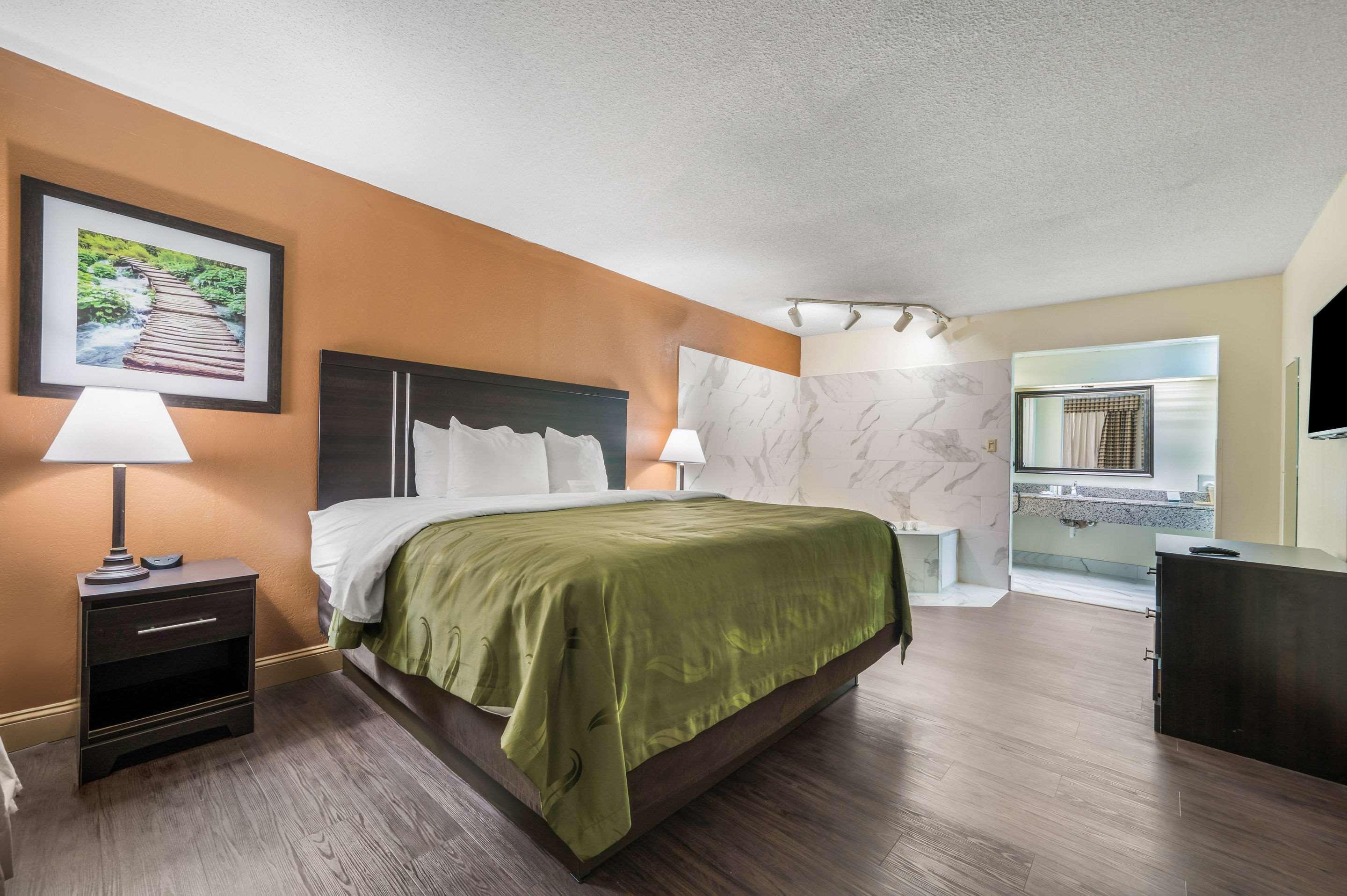 Quality Inn & Suites Corinth West מראה חיצוני תמונה