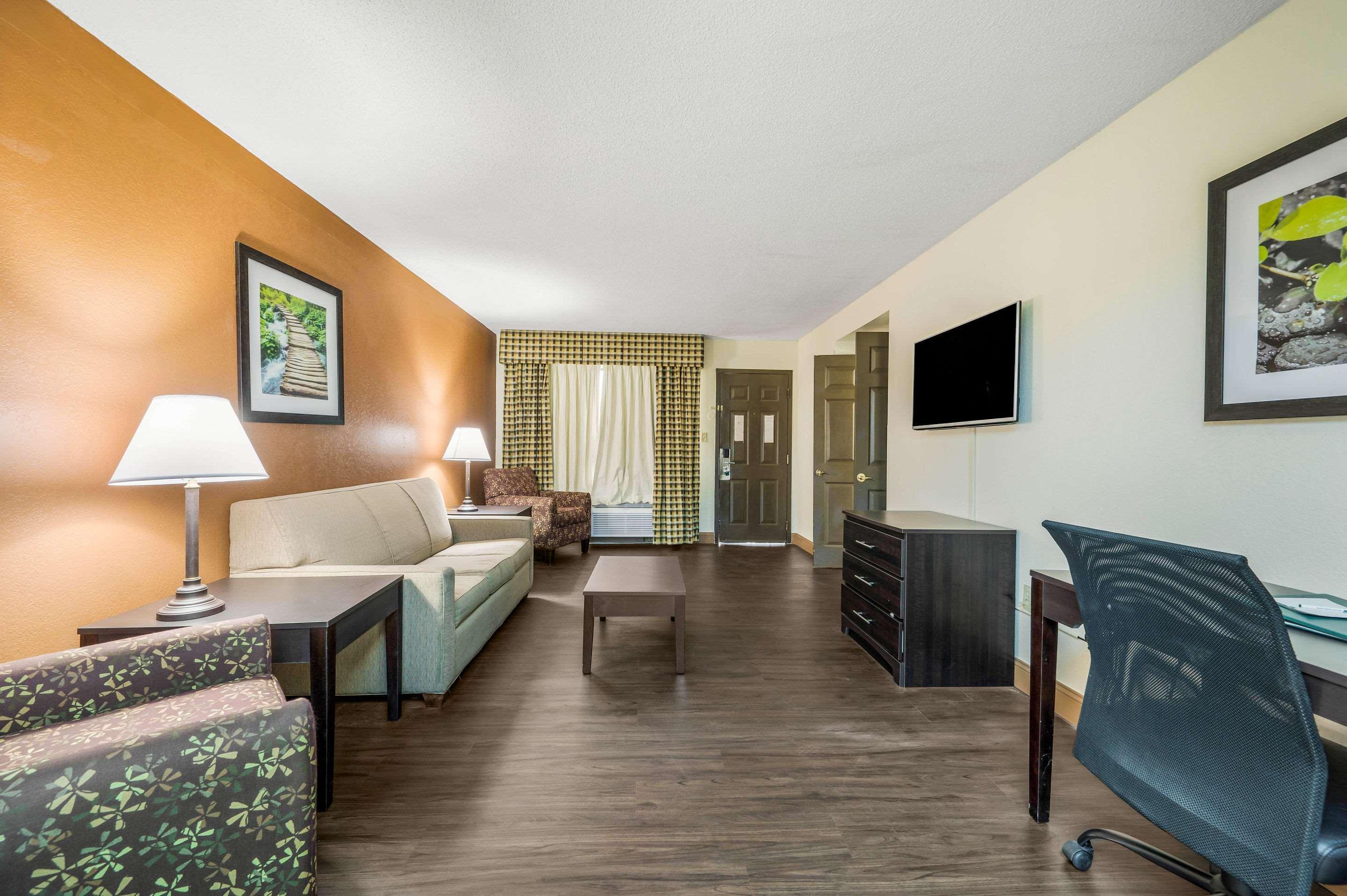 Quality Inn & Suites Corinth West מראה חיצוני תמונה