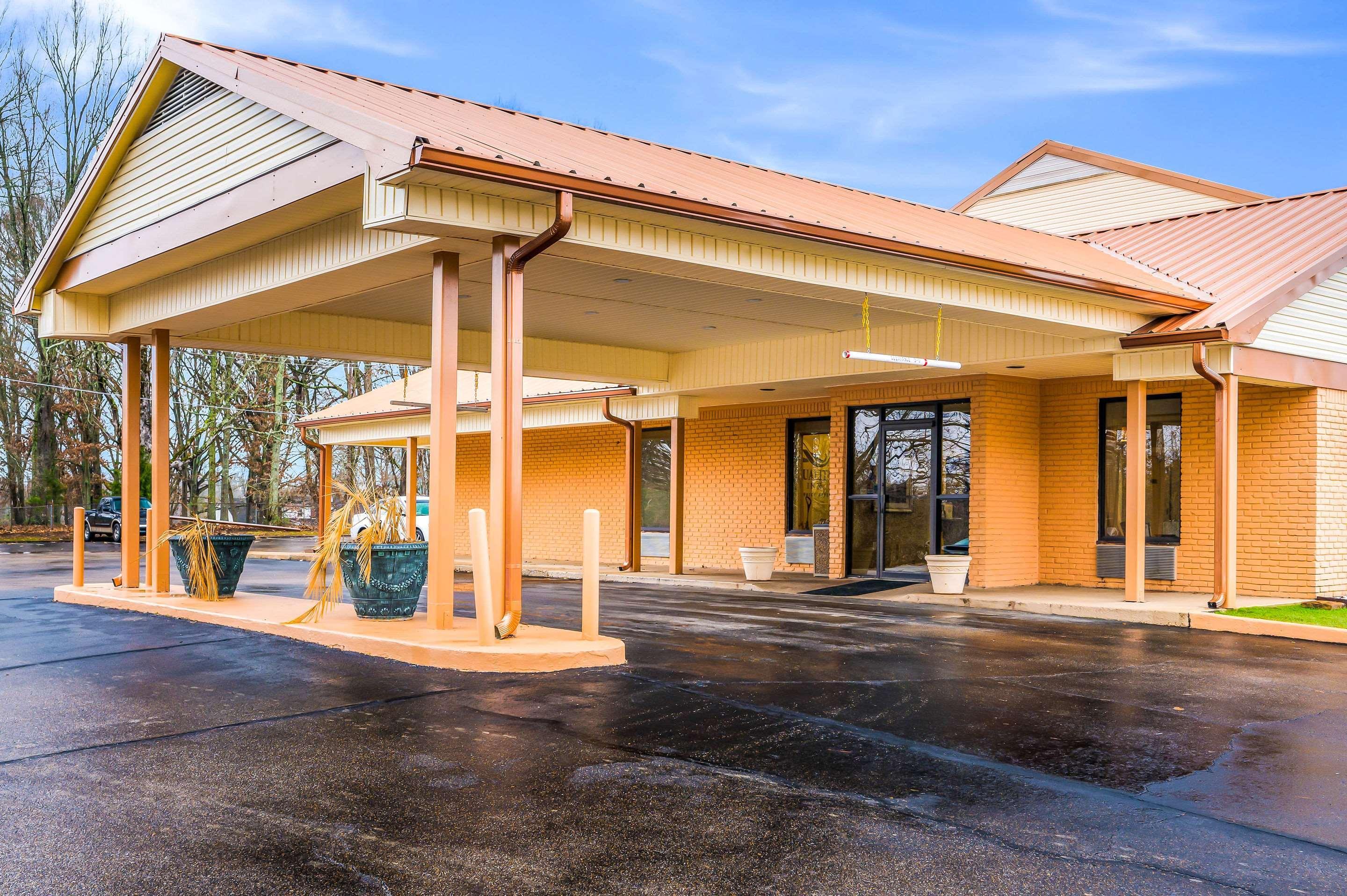 Quality Inn & Suites Corinth West מראה חיצוני תמונה